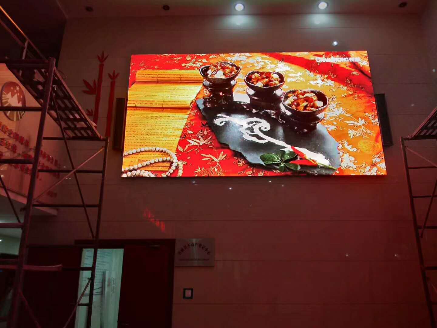 广东梅州人民医院室内P2.5全彩led显示屏项目顺利完工